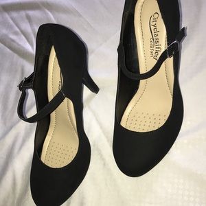 Women’s Size 8 Classified Comfort Black Heels